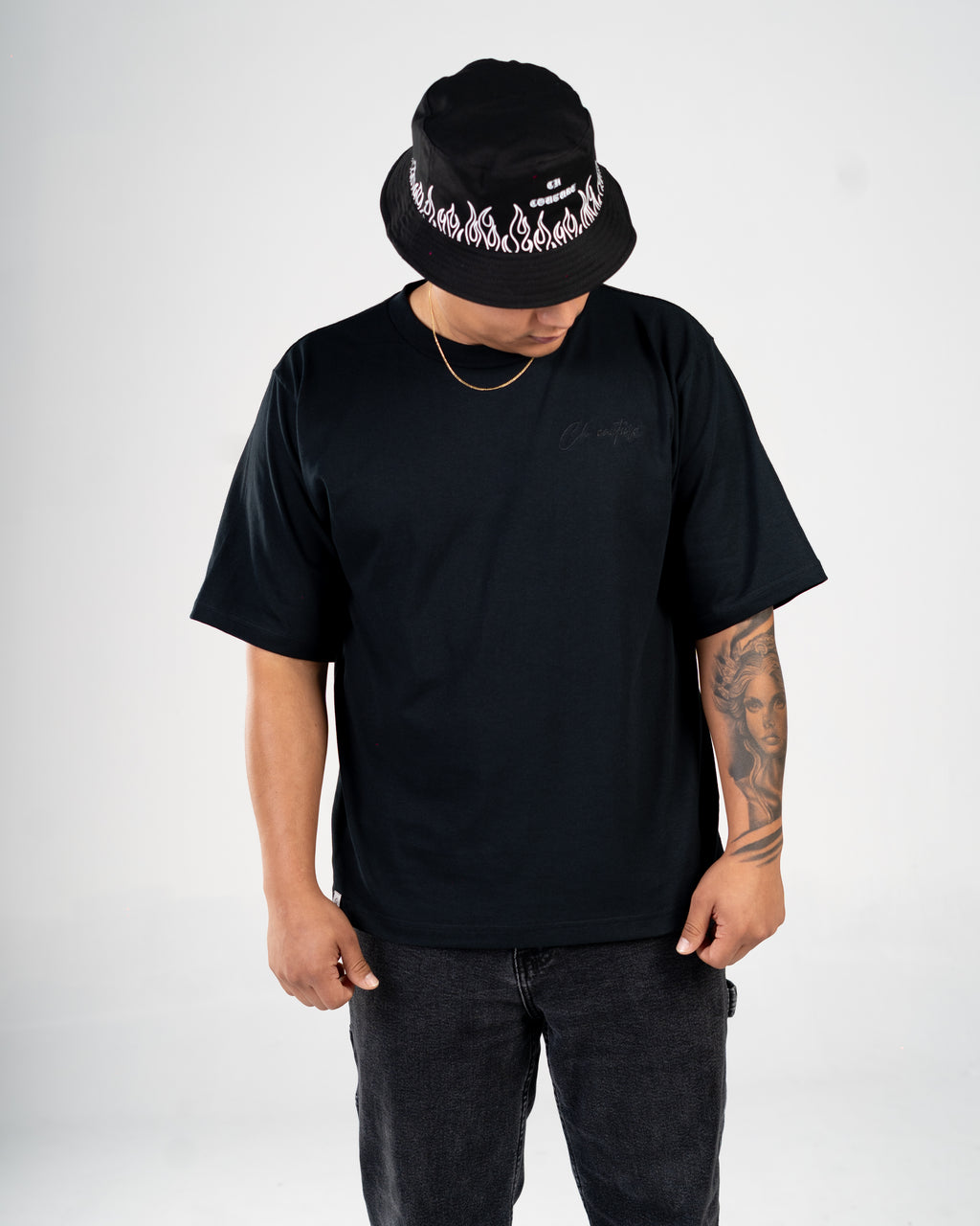 REVERSIBLE BUCKET HAT