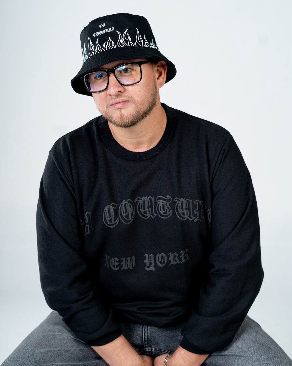 REVERSIBLE BUCKET HAT